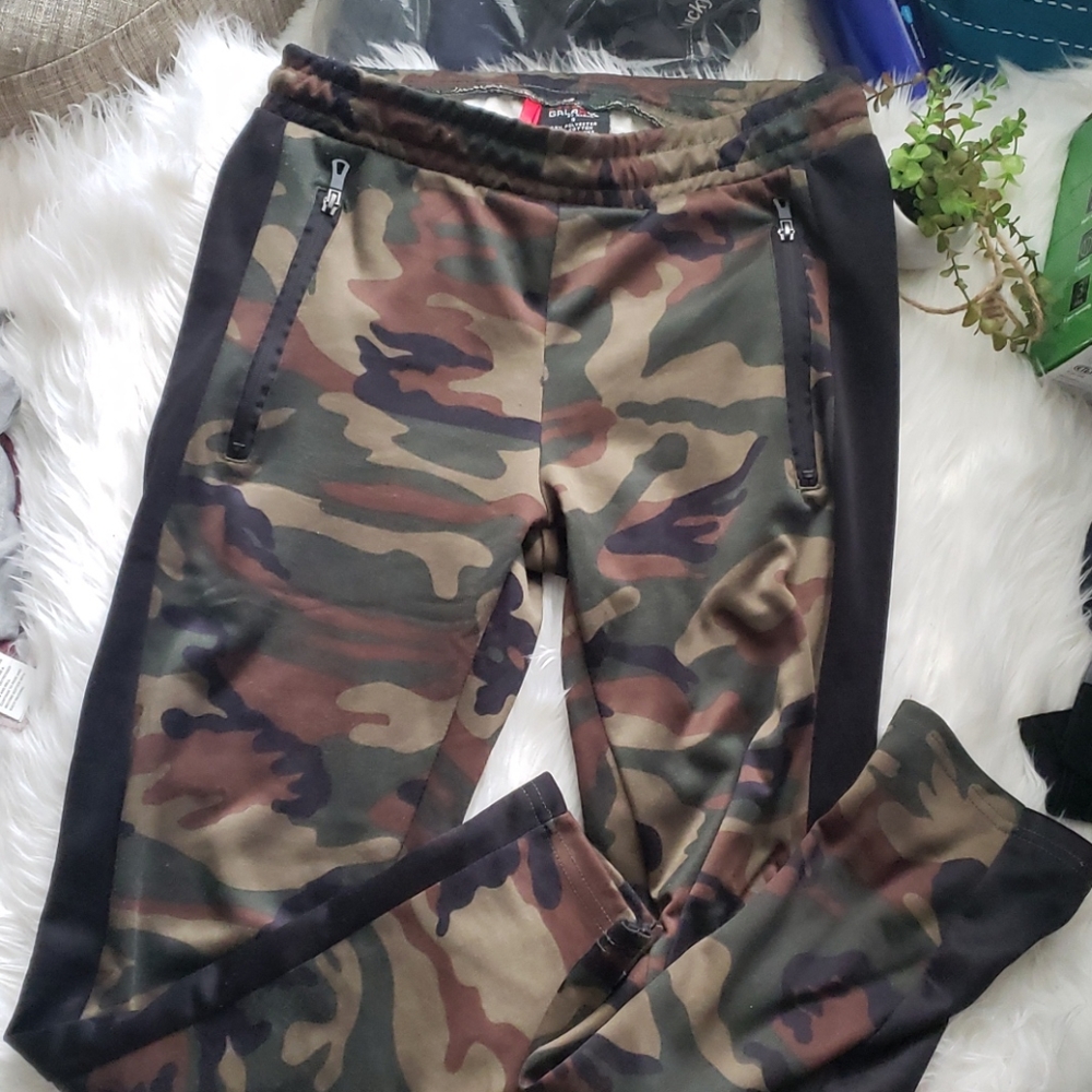 Harvic Galaxy Black Camo Jogger & Zipper Pockets